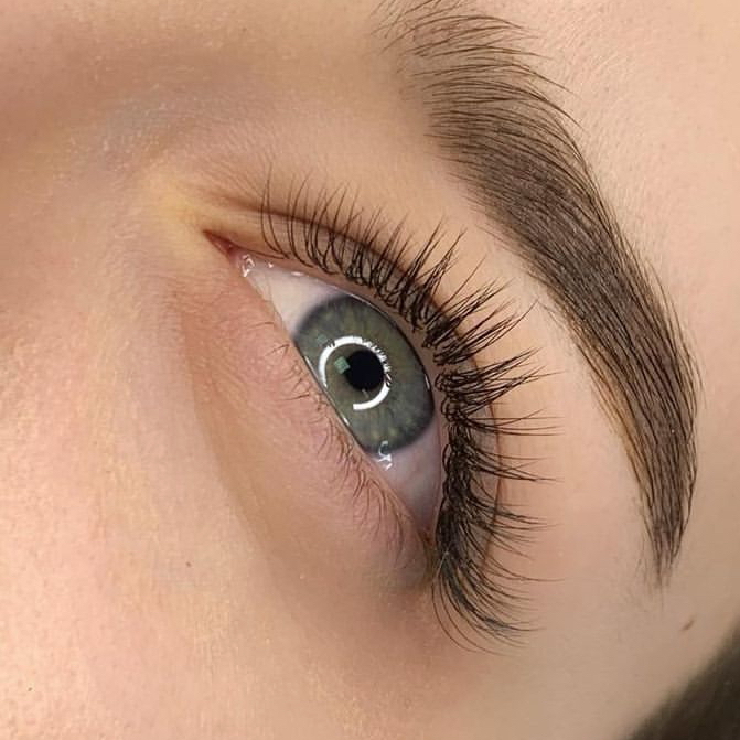 Наращивание ресниц классика