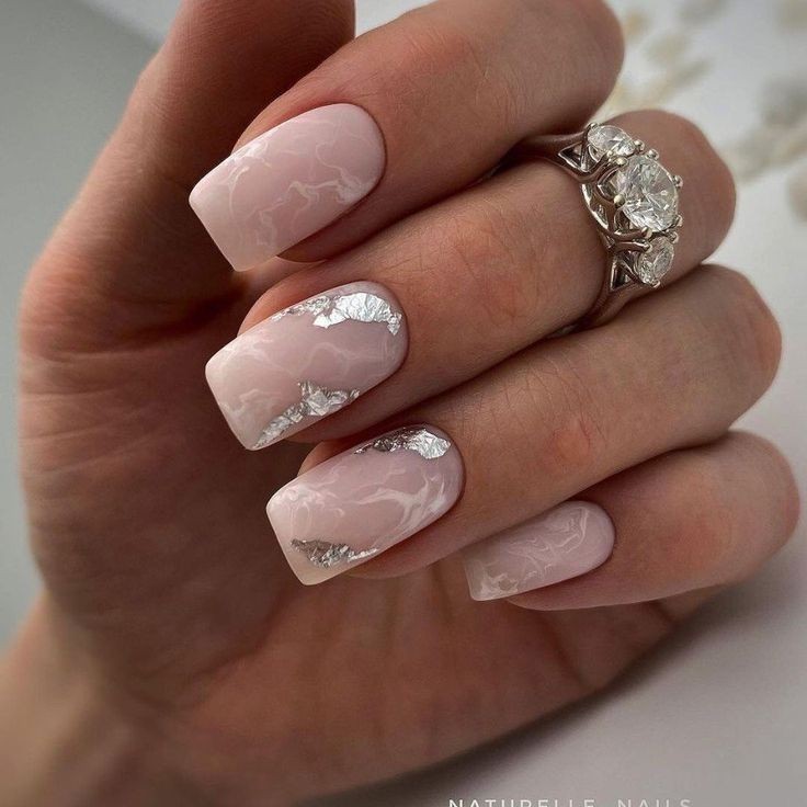 Наращивание ногтей