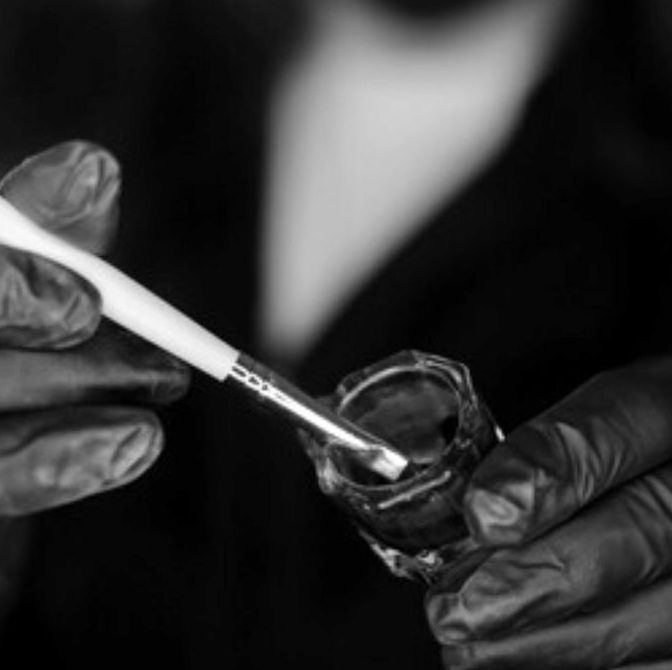 Окрашивание бровей краской