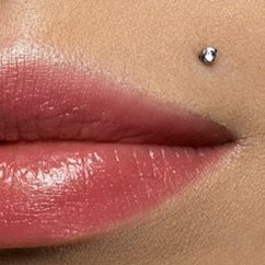 Пирсинг Монро/Мадонна