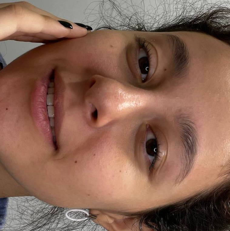 Коррекция бровей