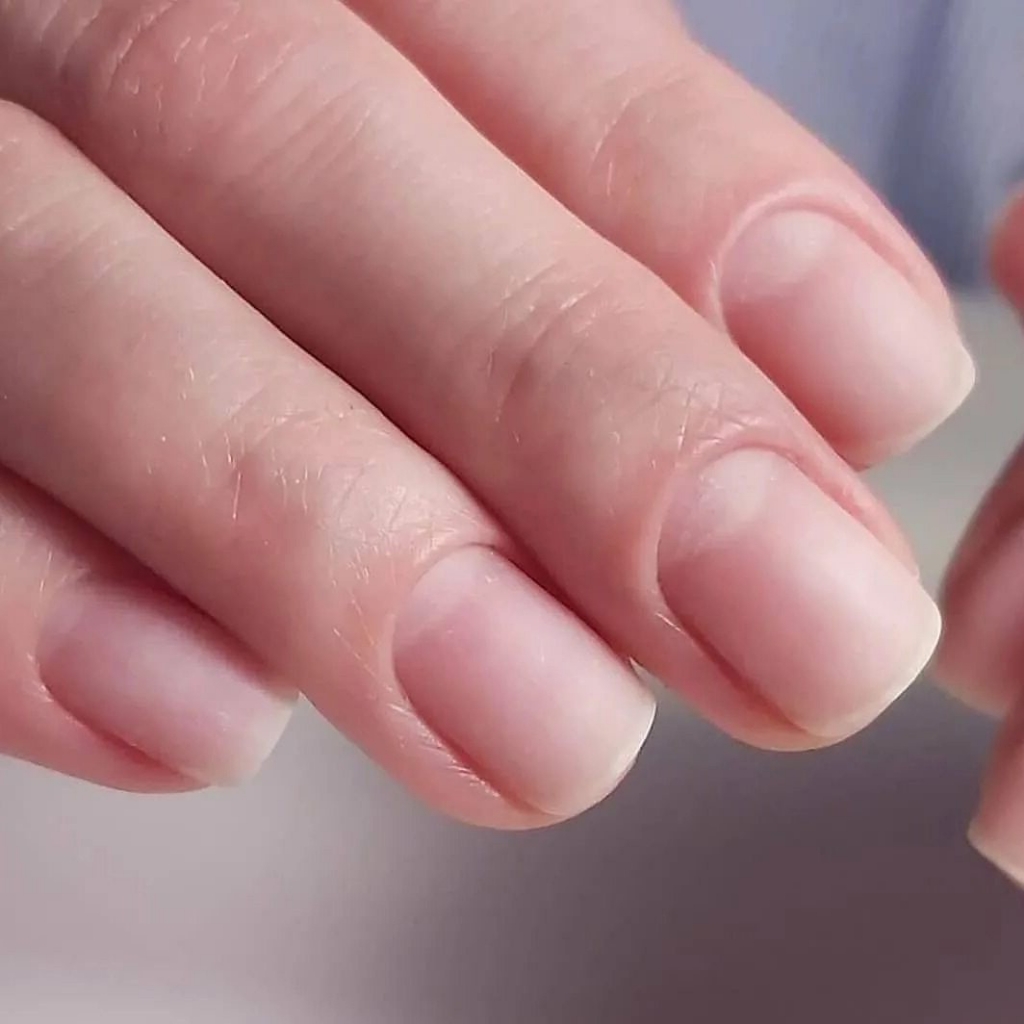 Маникюр женский