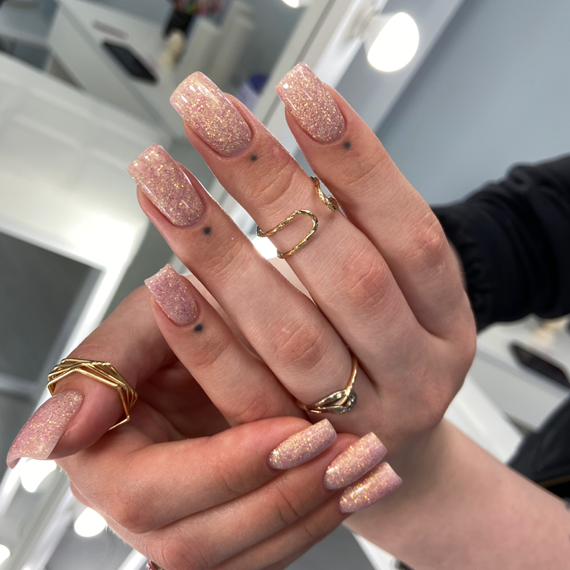 Наращивание ногтей