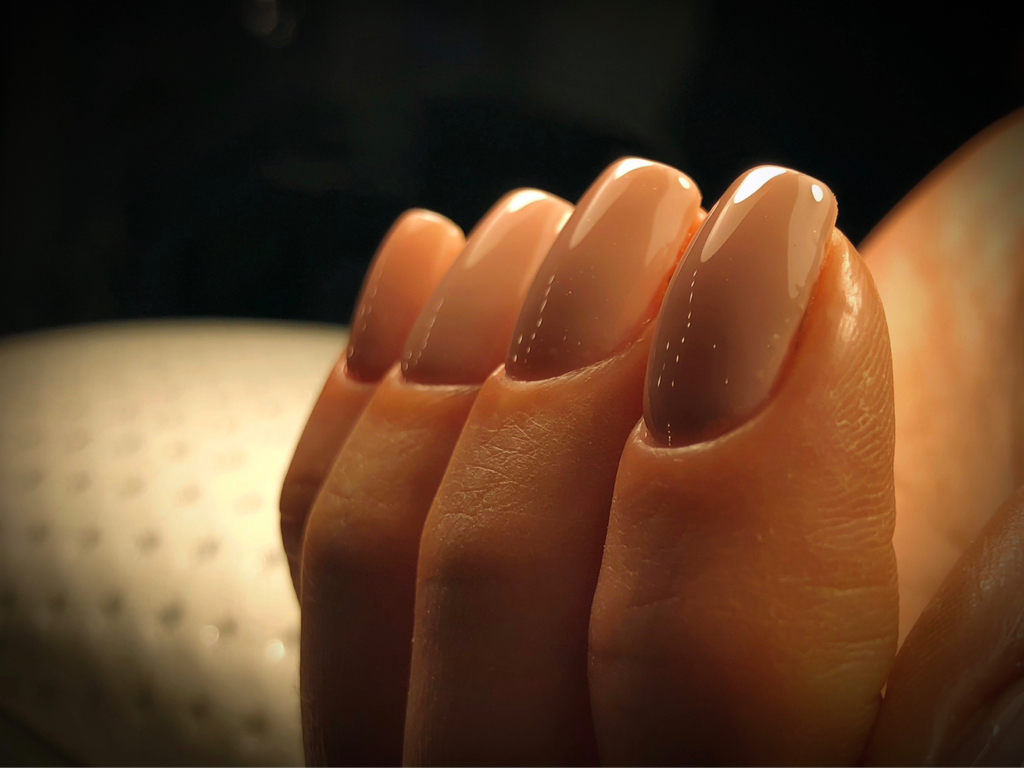 Маникюр с покрытием