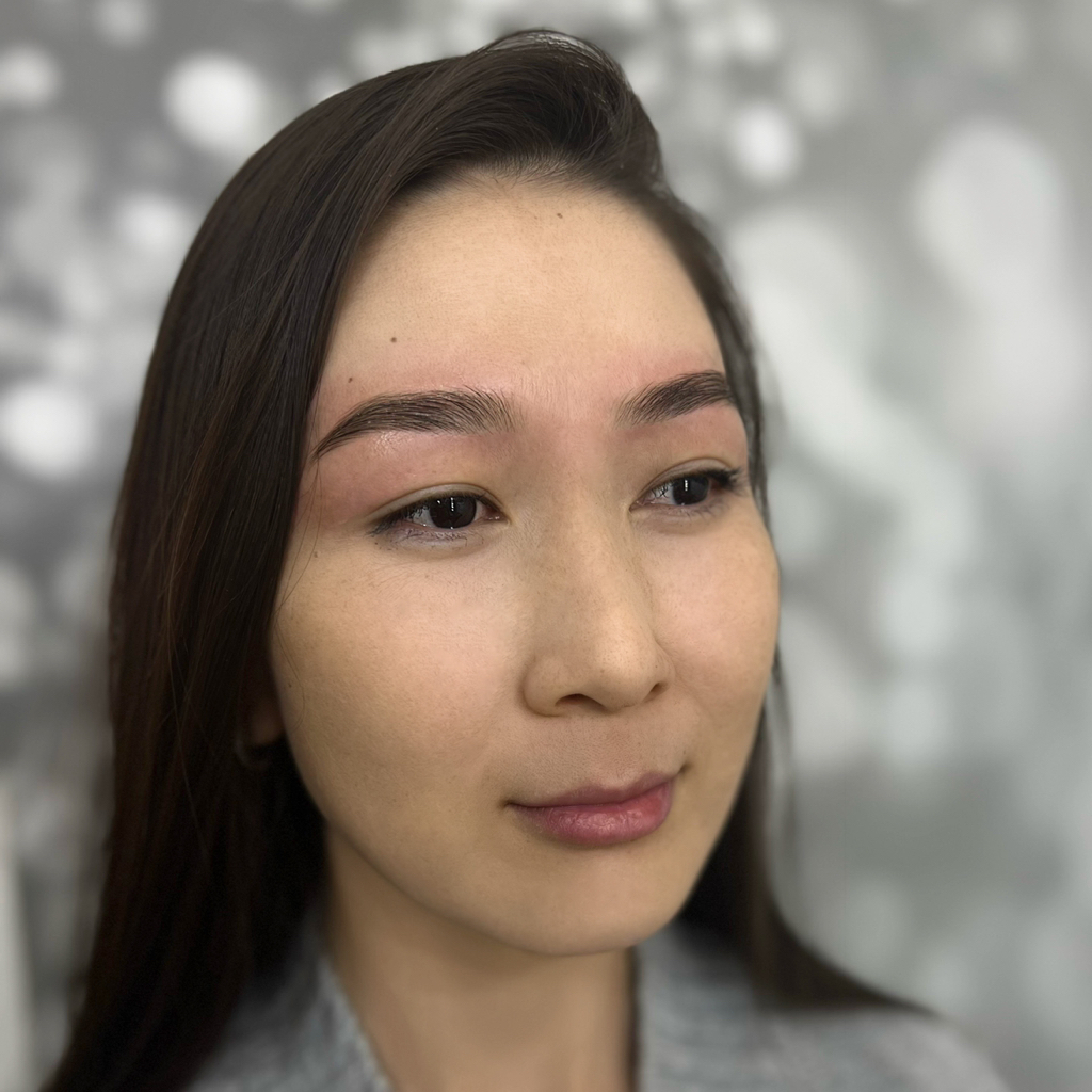 Коррекция бровей (пинцет/воск/нить)