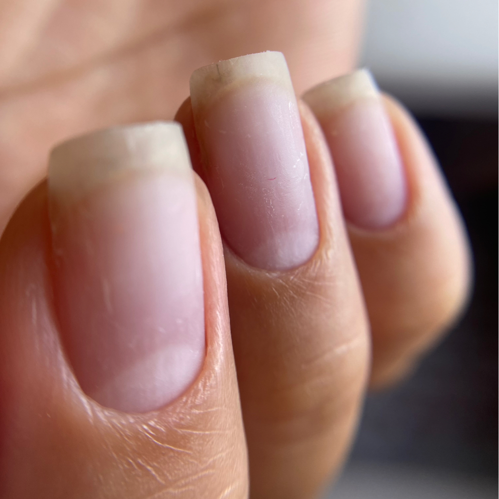 Обрезной маникюр