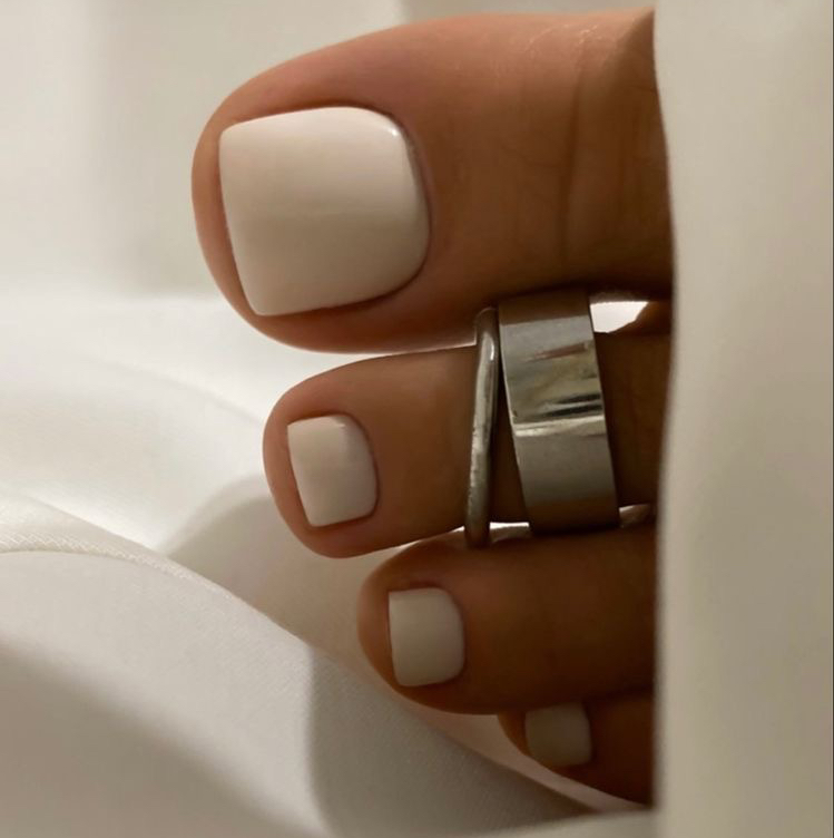 Полный аппаратный педикюр +один тон