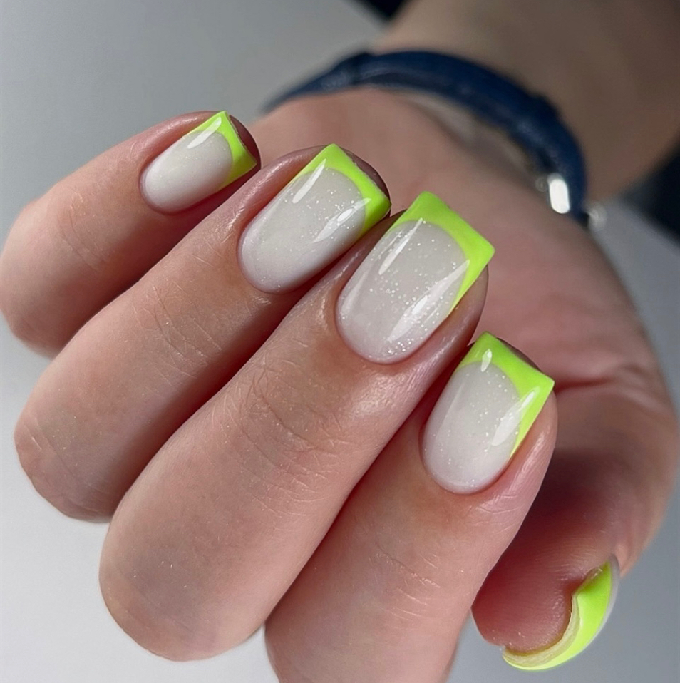 Маникюр с покрытием Френч