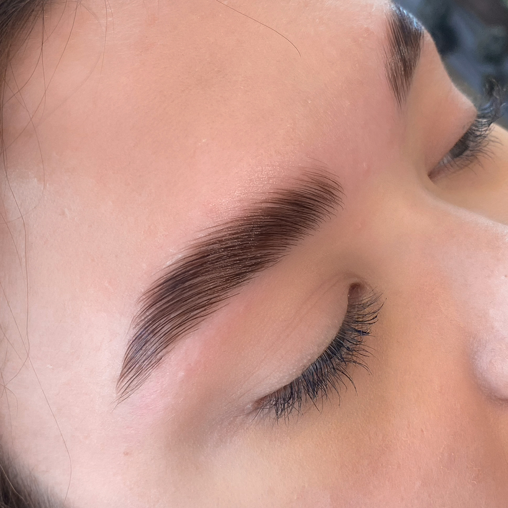 Долговременная укладка бровей (оформление воск/пинцет)