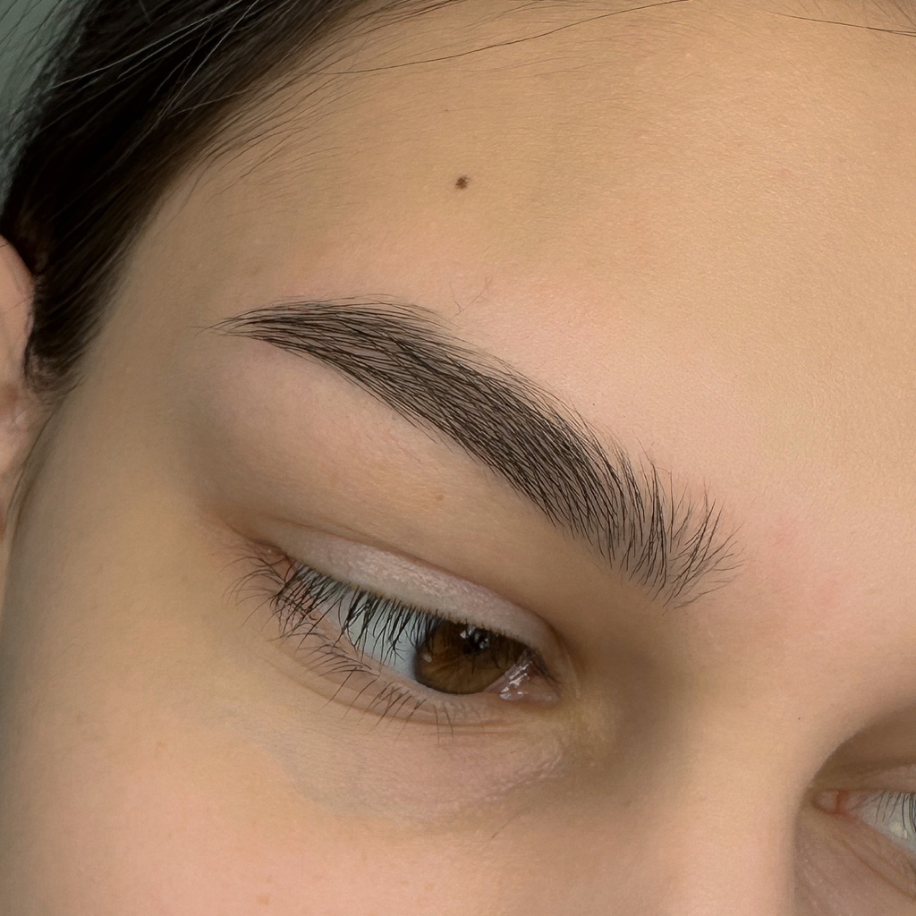 Оформление бровей (воск/пинцет)