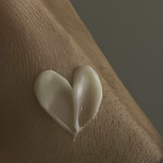 Депиляция полоска на животе воск