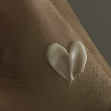 Депиляция полоска на животе + усики воск, сахар