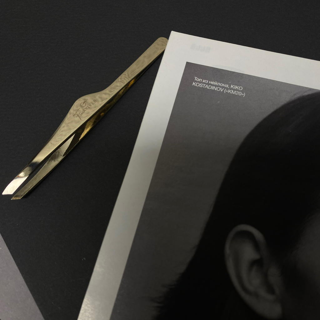 Коррекция бровей (пинцет,воск)