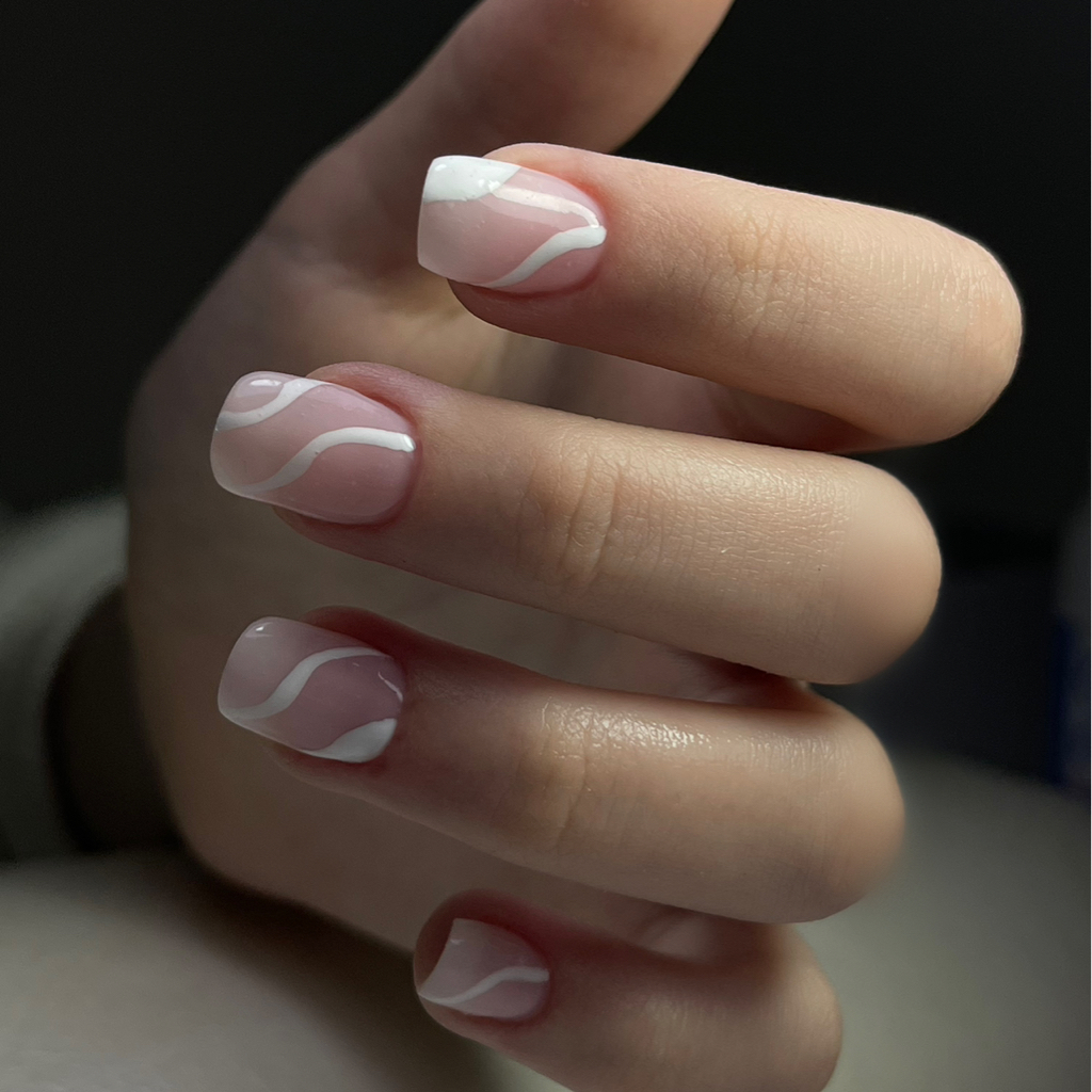 Маникюр с покрытием гель-лак