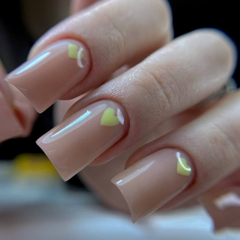 Коррекция ногтей (гелем)