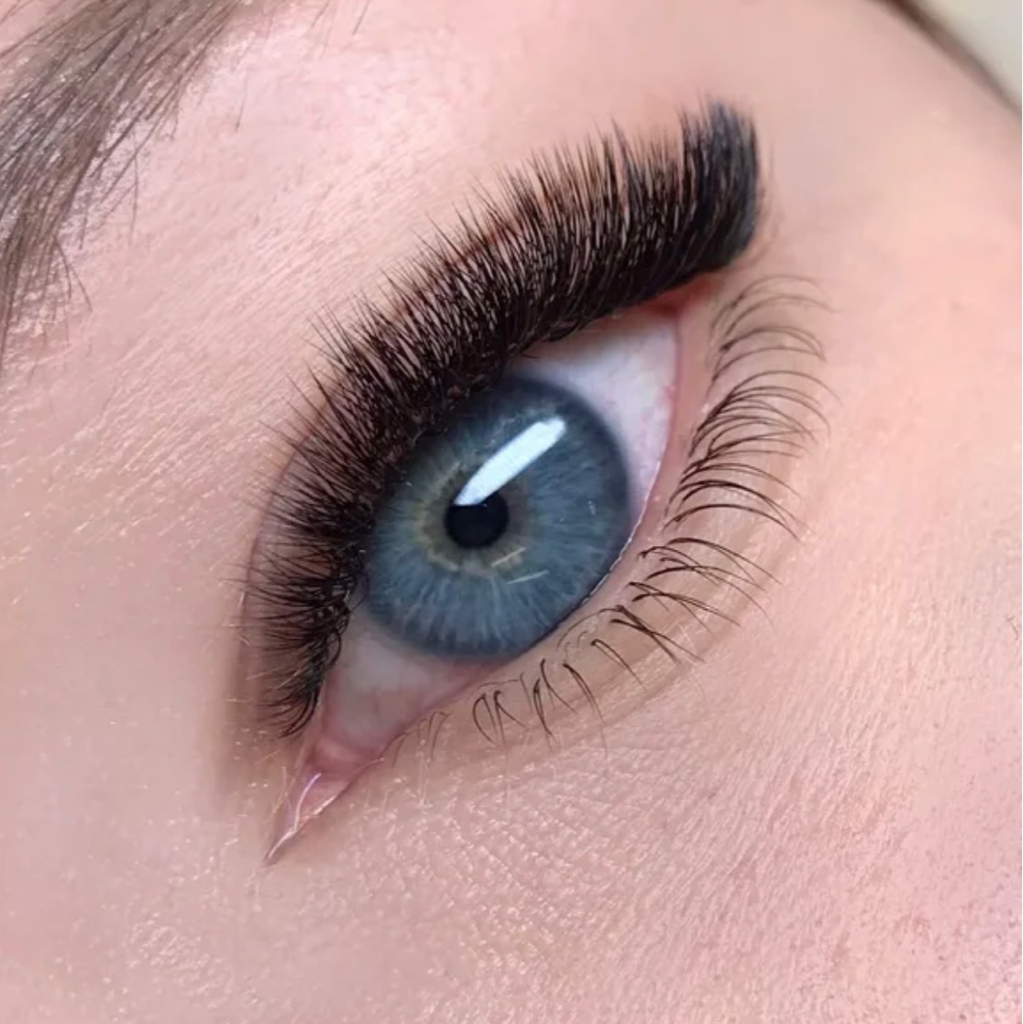 Наращивание нижних ресниц