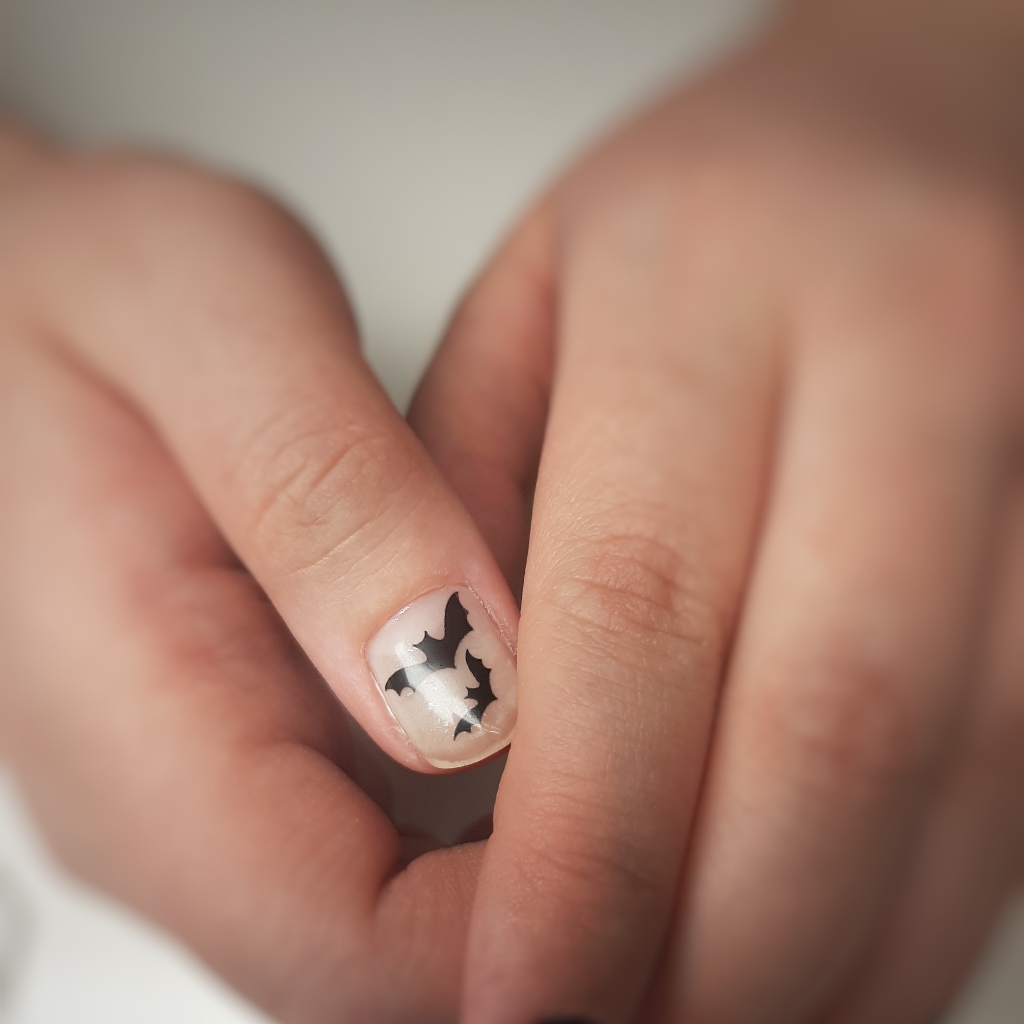 Маникюр классический