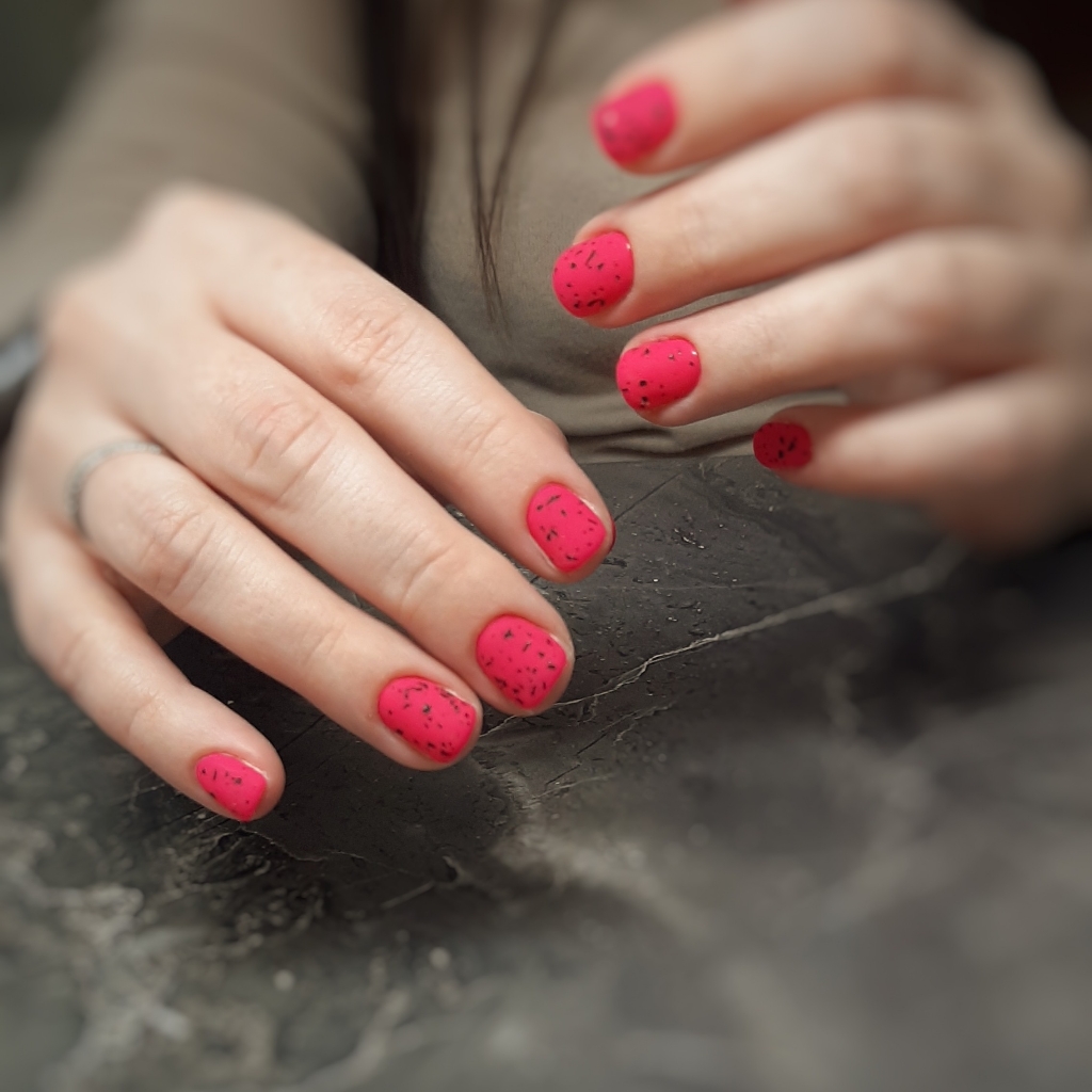 Маникюр с покрытием гель-лак