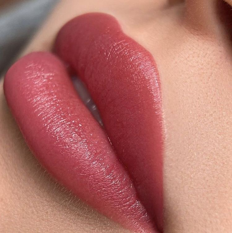 Губы (любая техника)