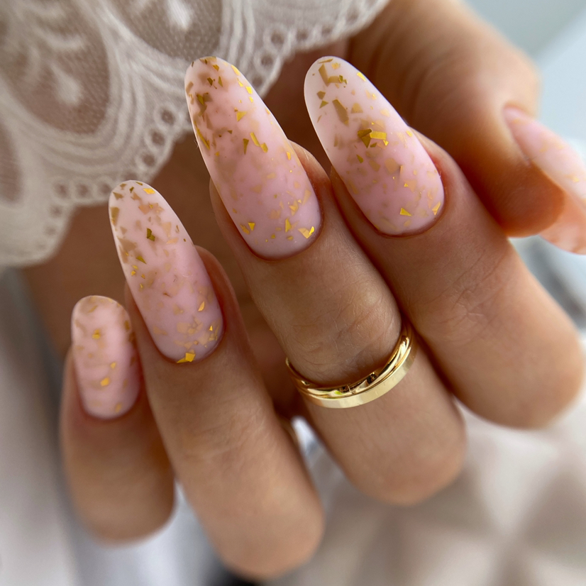 Наращивание ногтей