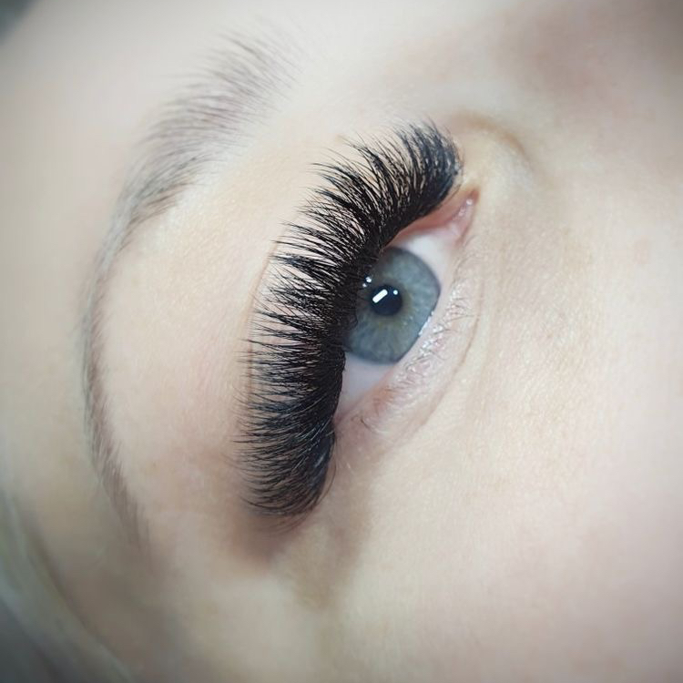 Наращивание ресниц тройной обьем