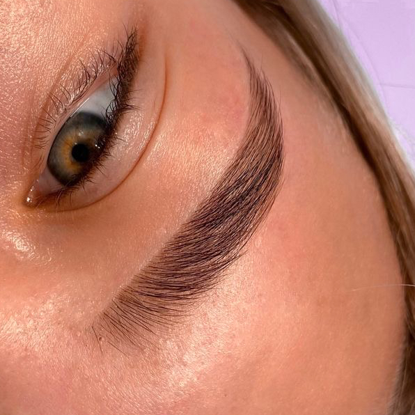 Долговременная укладка (коррекция+ окрашивание входят в стоимость) + уход для бровей в 🎁