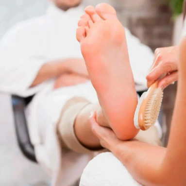 Мужской педикюр