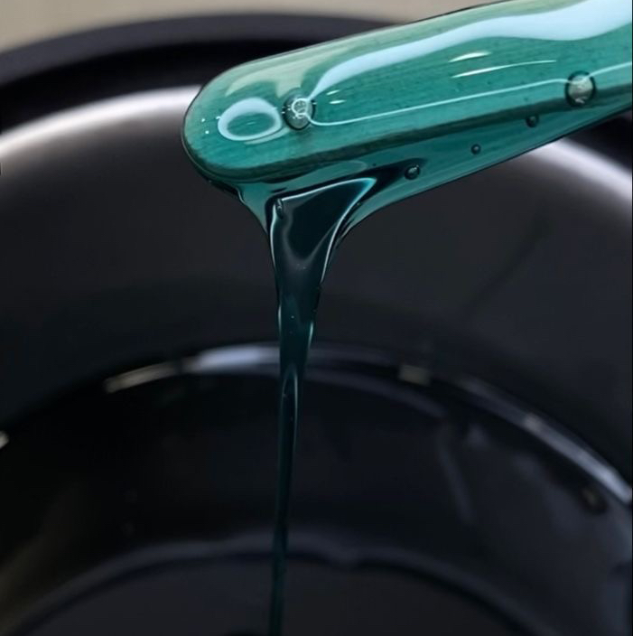 Депиляция волос воском (над губой)