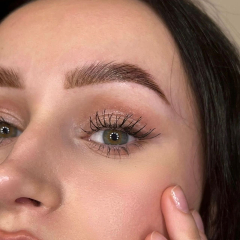 Ламинирование бровей с окрашиванием