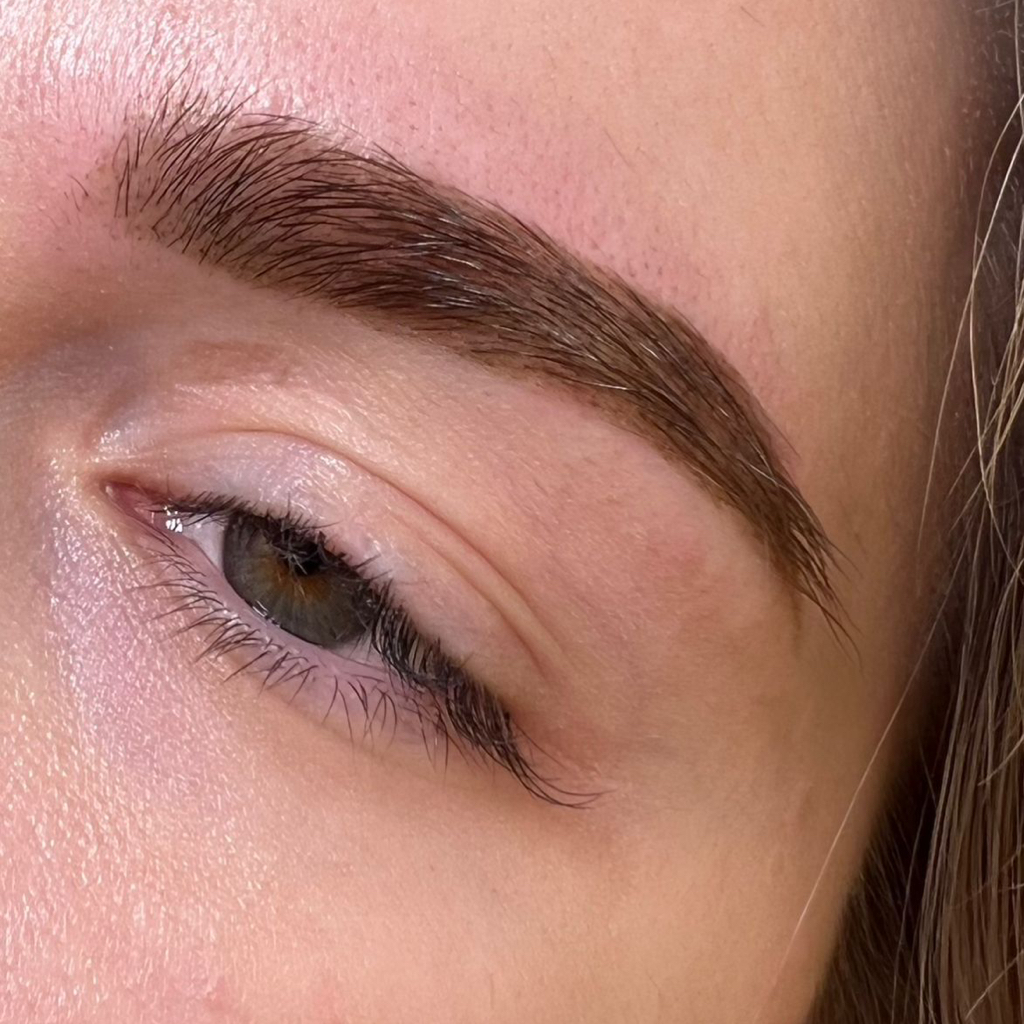 Оформление бровей без окрашивания