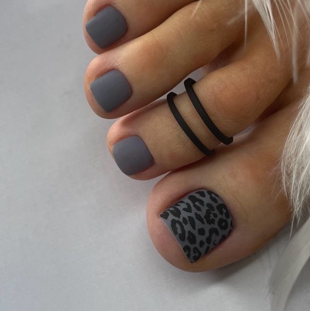 смарт-педикюр с покрытием гель-лак