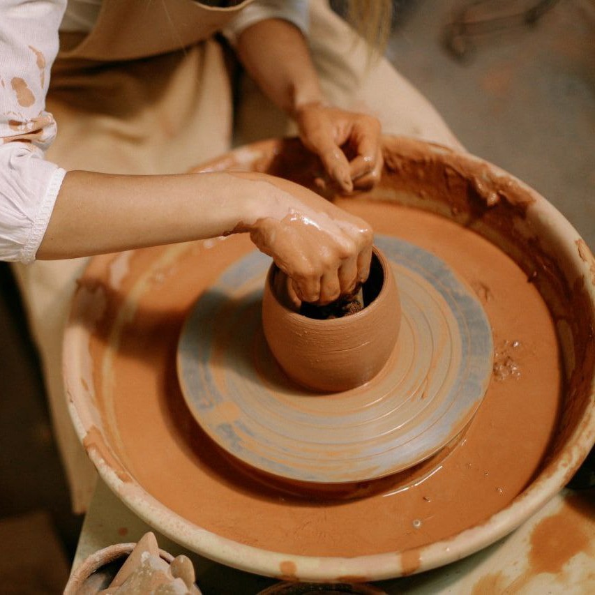 Знакомство с гончарным кругом