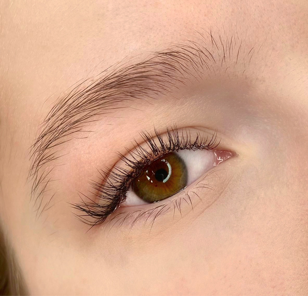 Классическое наращивание ресниц