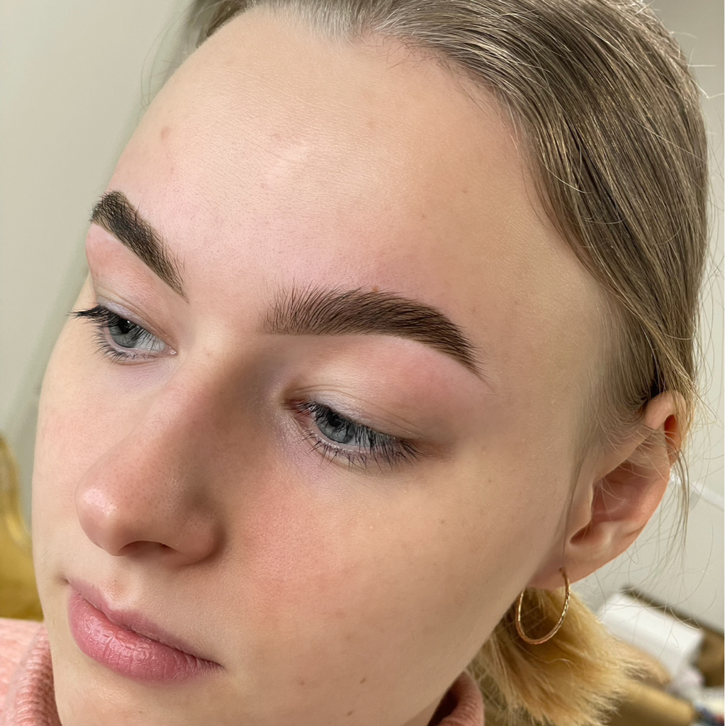 Antakiu korekcija ir dažymas