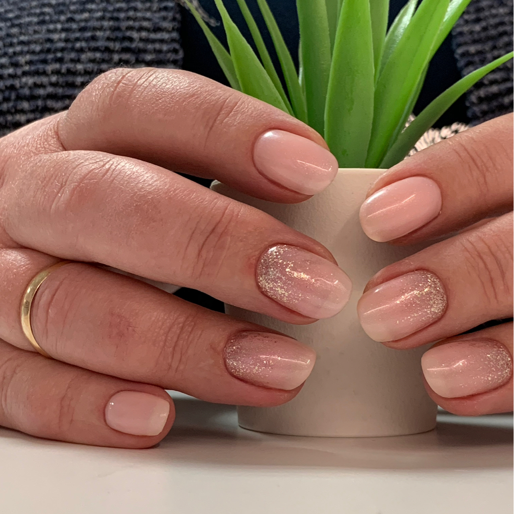 Маникюр классический ( обрезной) с покрытием лак