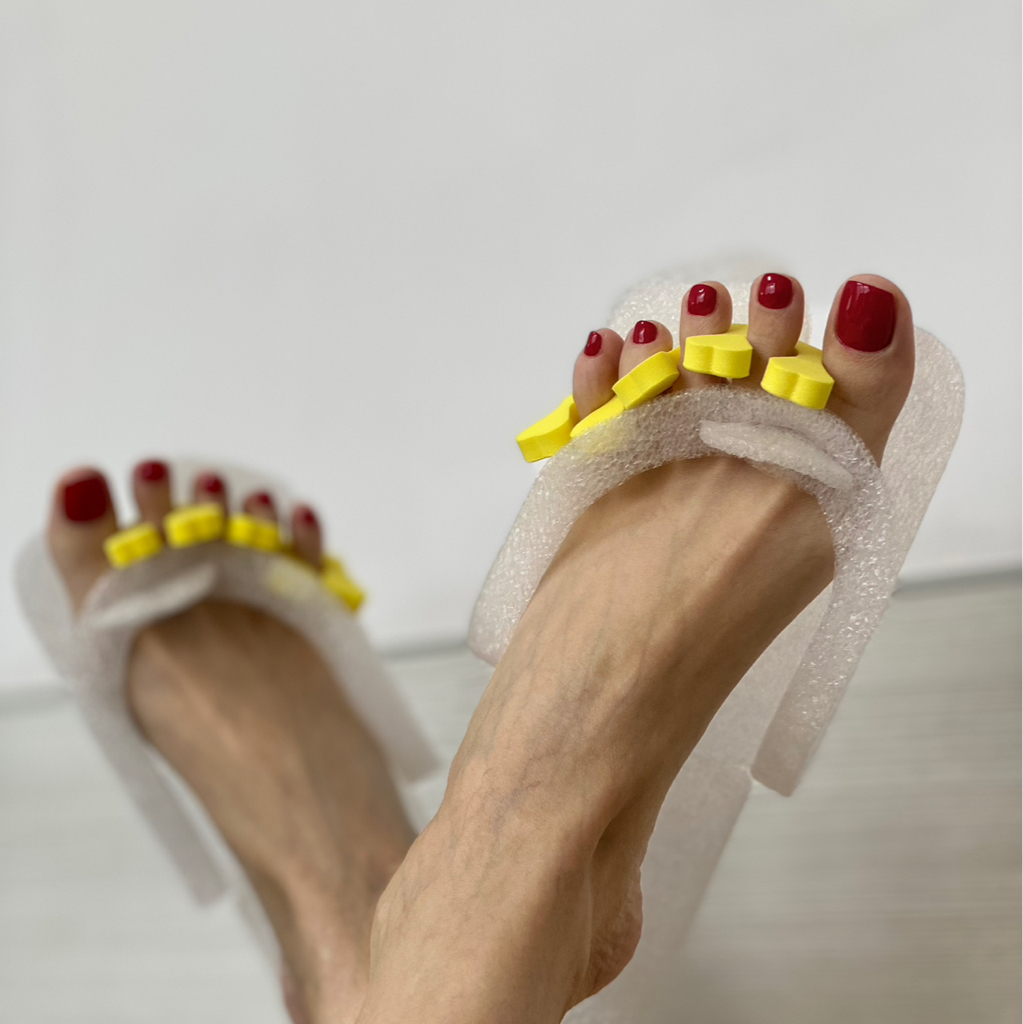 Экспресс педикюр, классический, обрезной (обработка пальчиков) с долговременным покрытием