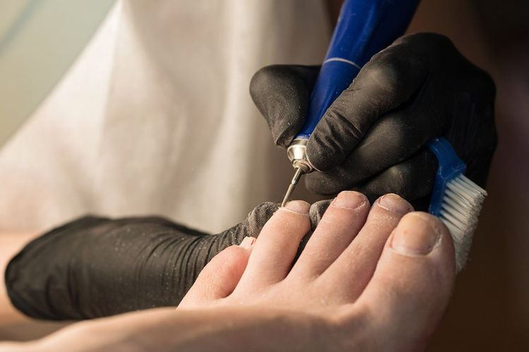 Педикюр без покрытия (обработка только пальчиков аппаратом)