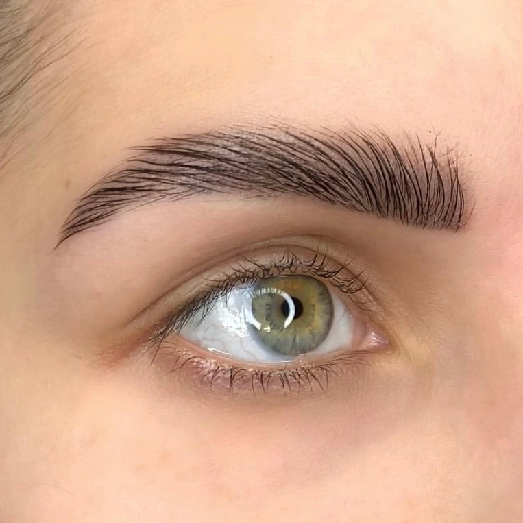 Коррекция и окрашивание бровей