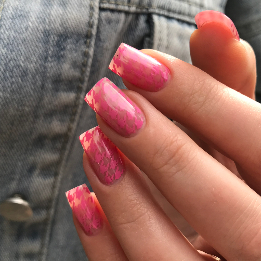 Наращивание ногтей