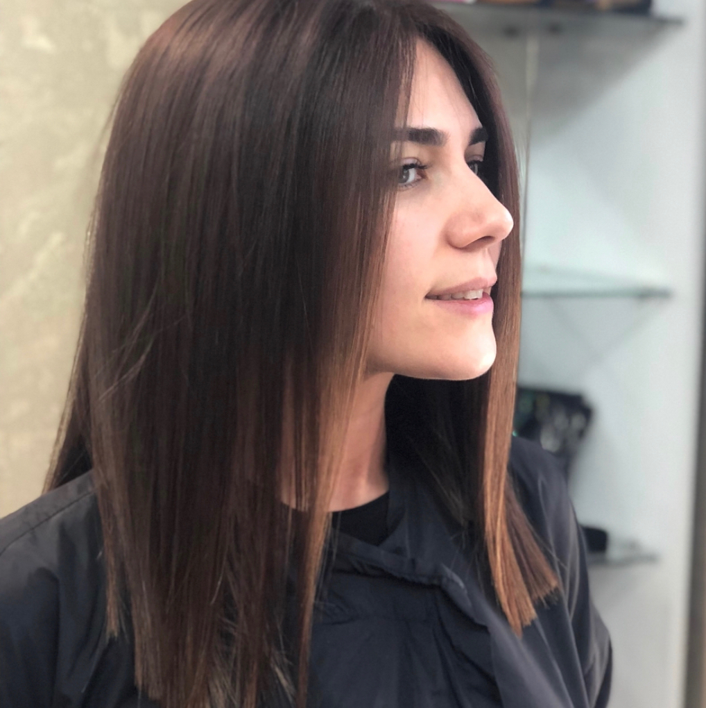 В один тон окрашивание (средние) с укладкой +30% за густоту