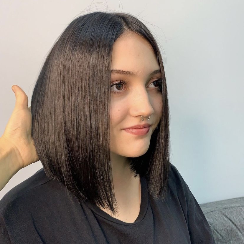 Полное ОКРАШИВАНИЕ/ корни + длинна (тон в тон, темнее) цена зависит от длинны и густоты. От 7000-9000₽