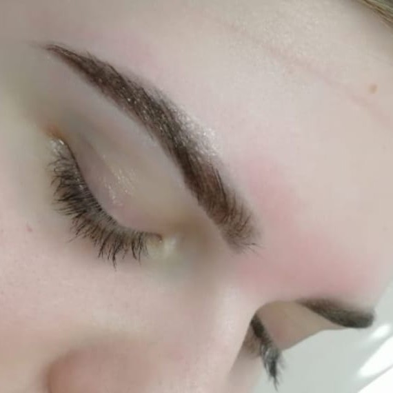 Окрашивание бровей