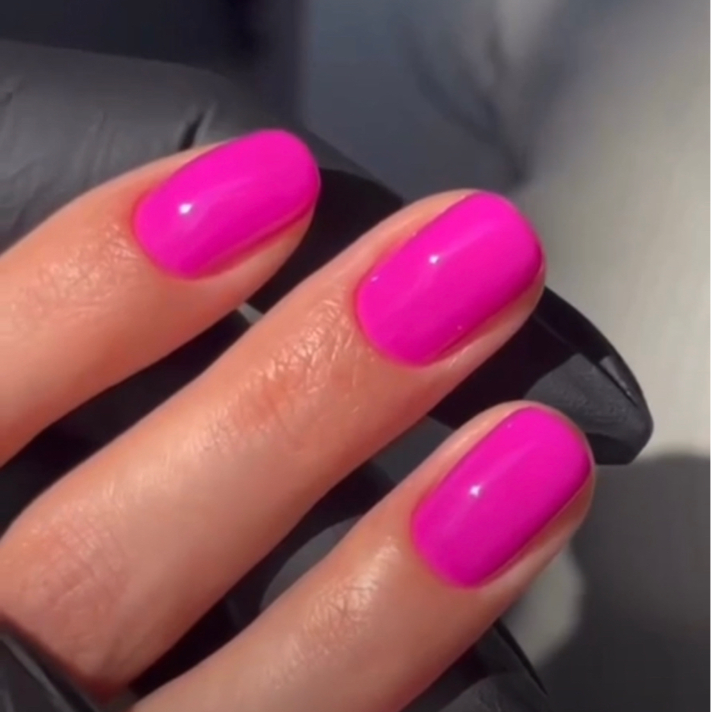 Маникюр с покрытием Luxio