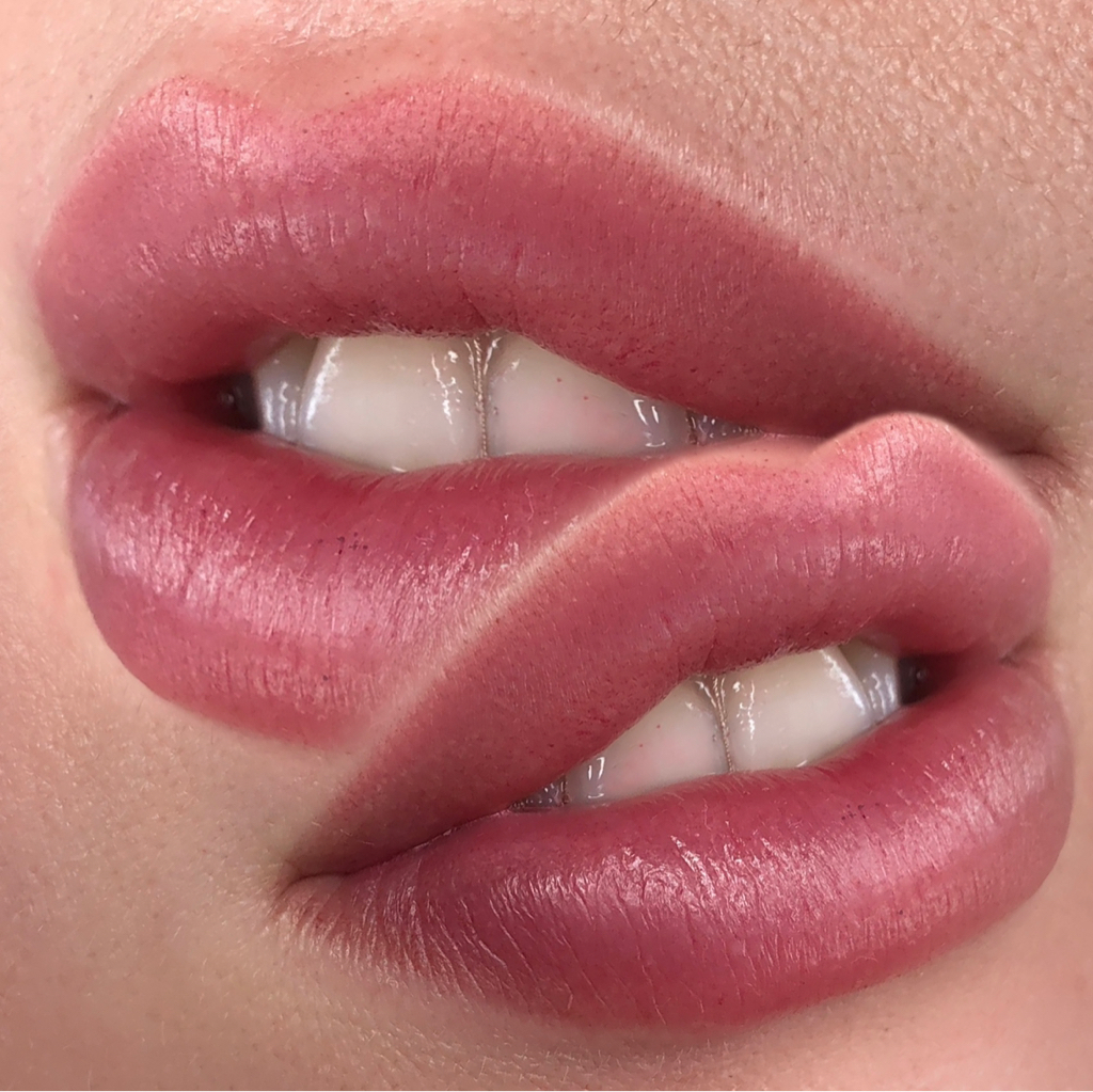 Перманентный макияж губ (акварель/ помада)