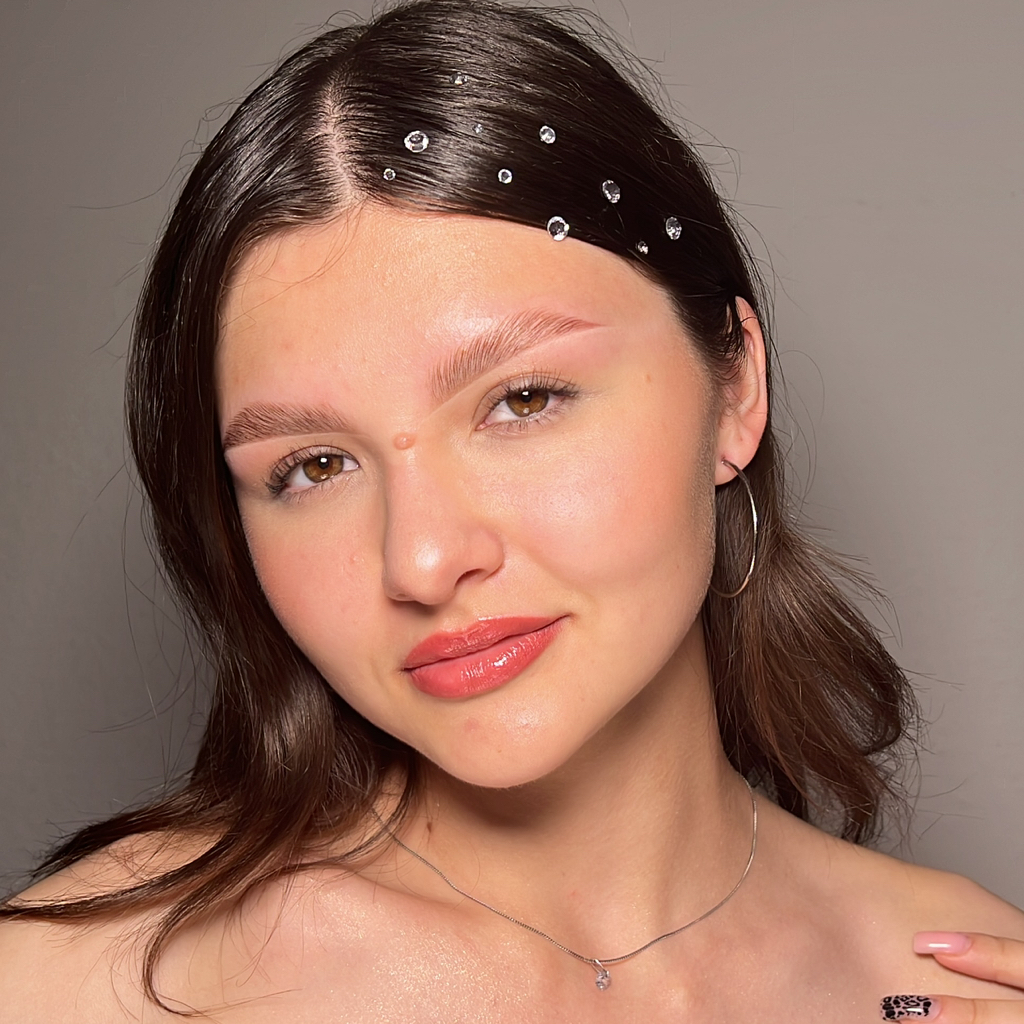 Долговременная укладка+ оформление бровей