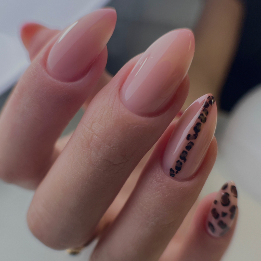 Маникюр с укреплением гелем и покрытием гель-лак