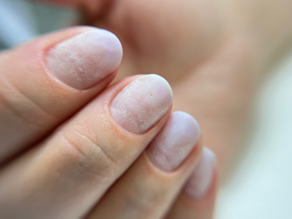 Снятие гель-лака без последующего покрытия