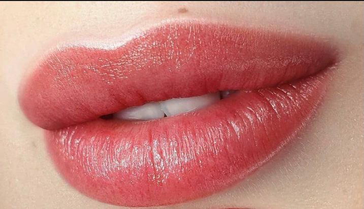 Перманент губ. ✅Вы сможете сэкономить время, не надо утром подкрашивать и подводить контур.☝️  ✅Борьба с потускневшим цветом, опущенными уголками и рт