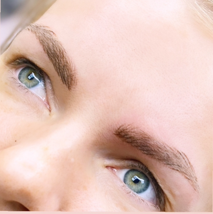 Перманентный макияж бровей ультра реализм волоски .