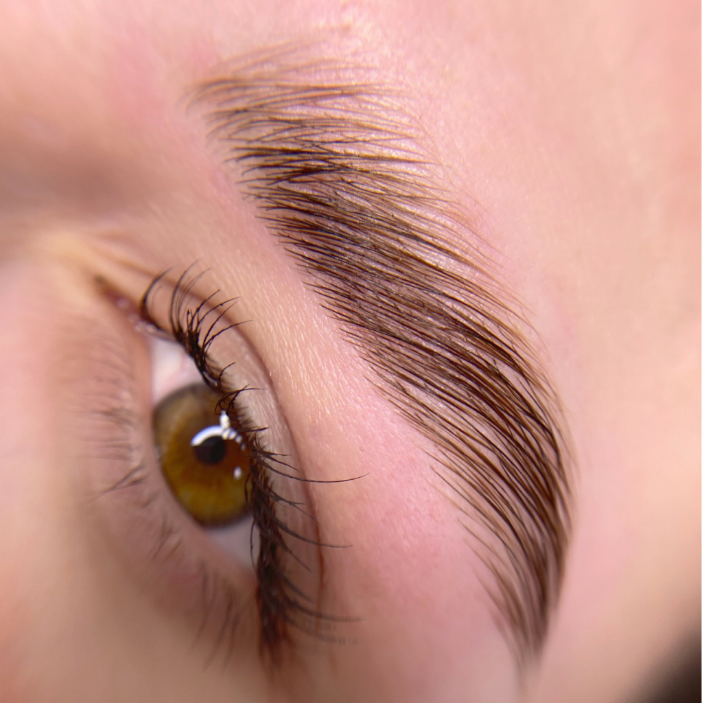 Долговременная укладка бровей без окрашивания